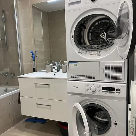 2 Pieces A *